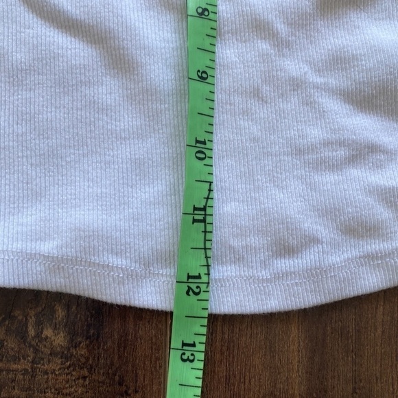 Garage White Bahamas Graphic Cropped Tank size XS - Picture 5 of 9